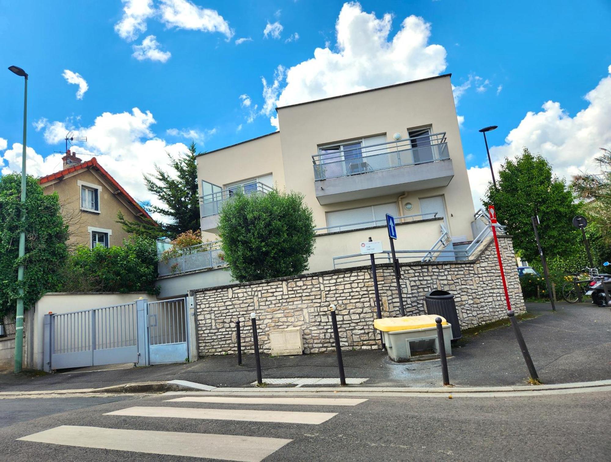 Superbe Appartement ,Proche De Paris, Dans Residence Privee , Ideal Familles, Parking Et Wifi Gratuits! ! ! Vitry-sur-Seine Ngoại thất bức ảnh